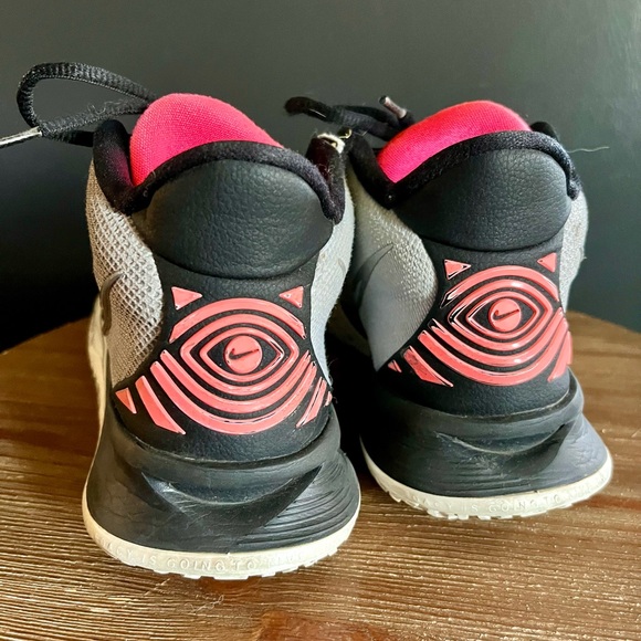 Kyrie 7 - Picture 3 of 7